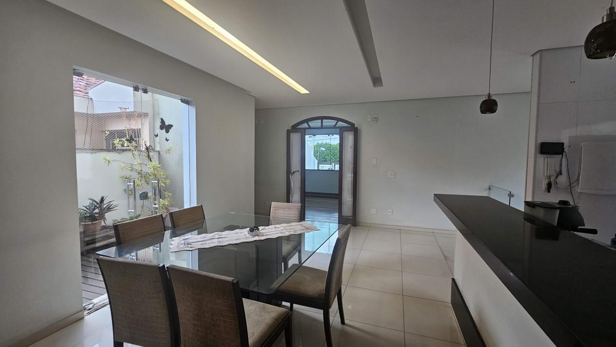 Casa, Nova Floresta, 5 Quartos, 4 Vagas, 2 Suítes