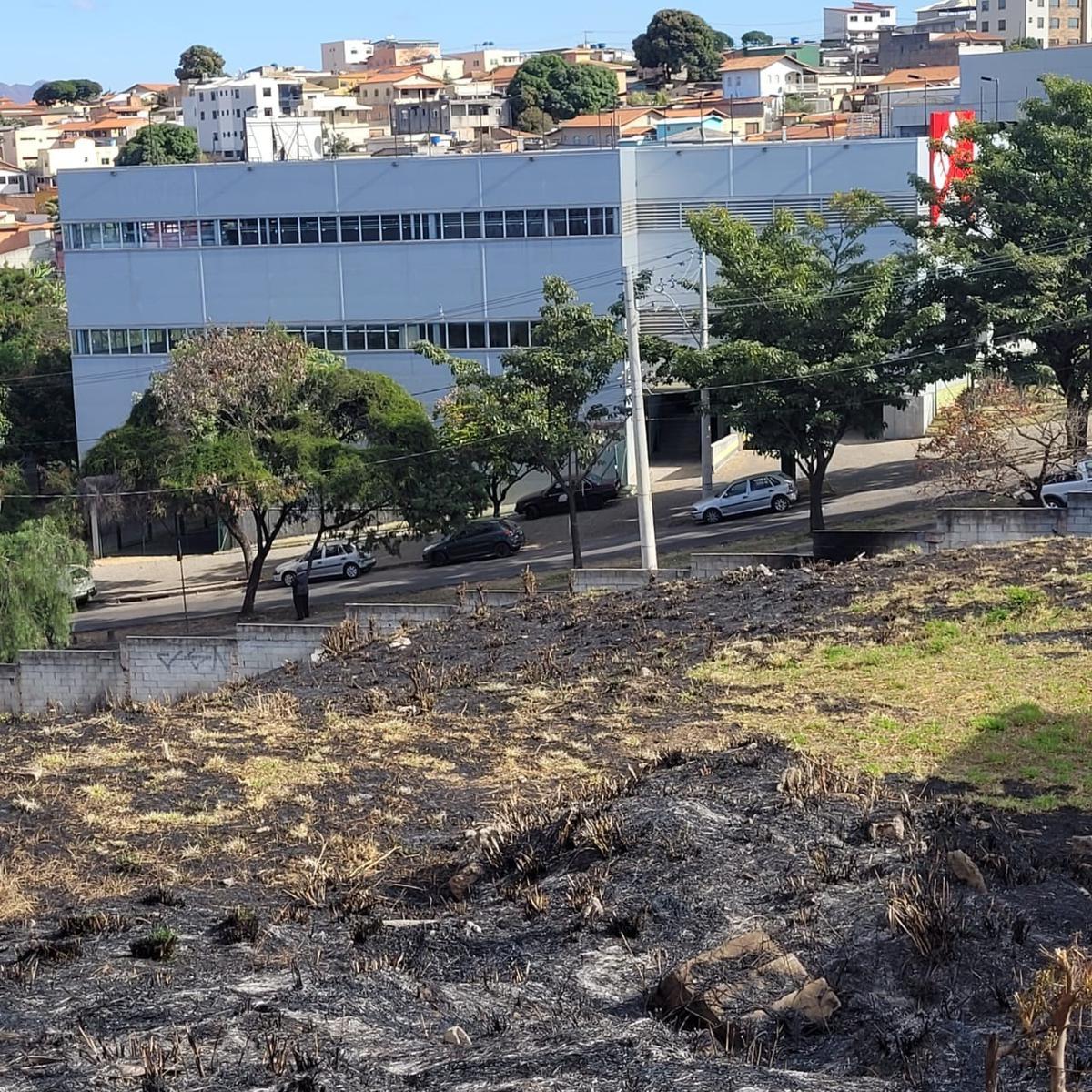 Lote, Jatobá (barreiro), 0 Quarto, 0 Vaga
