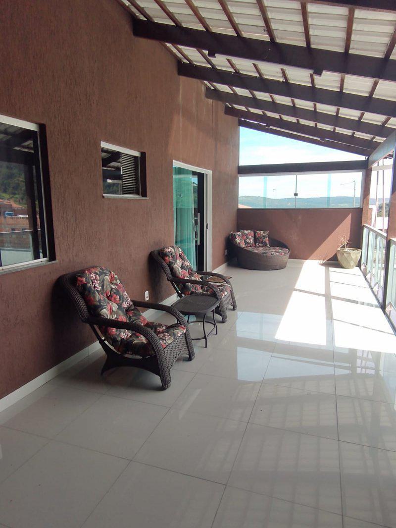 Casa, Duque de Caxias, 3 Quartos, 5 Vagas, 2 Suítes