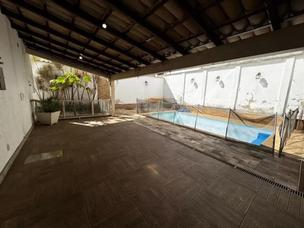 Casa Comercial, Castelo, 4 Quartos, 4 Vagas, 4 Suítes