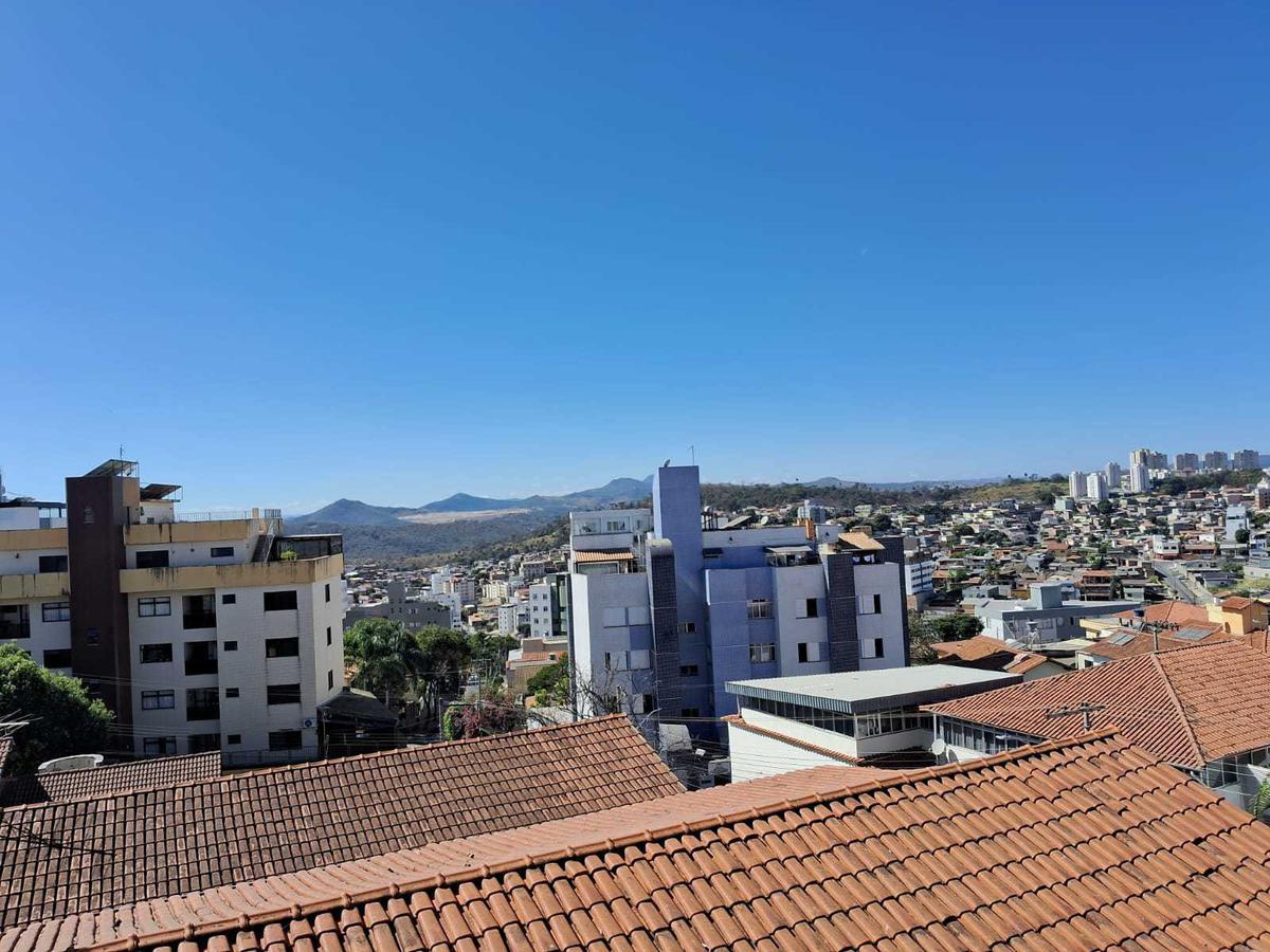 Cobertura, Ana Lúcia, 4 Quartos, 2 Vagas, 1 Suíte