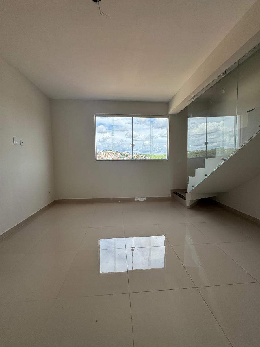 Cobertura, Coqueiros, 2 Quartos, 1 Vaga, 1 Suíte