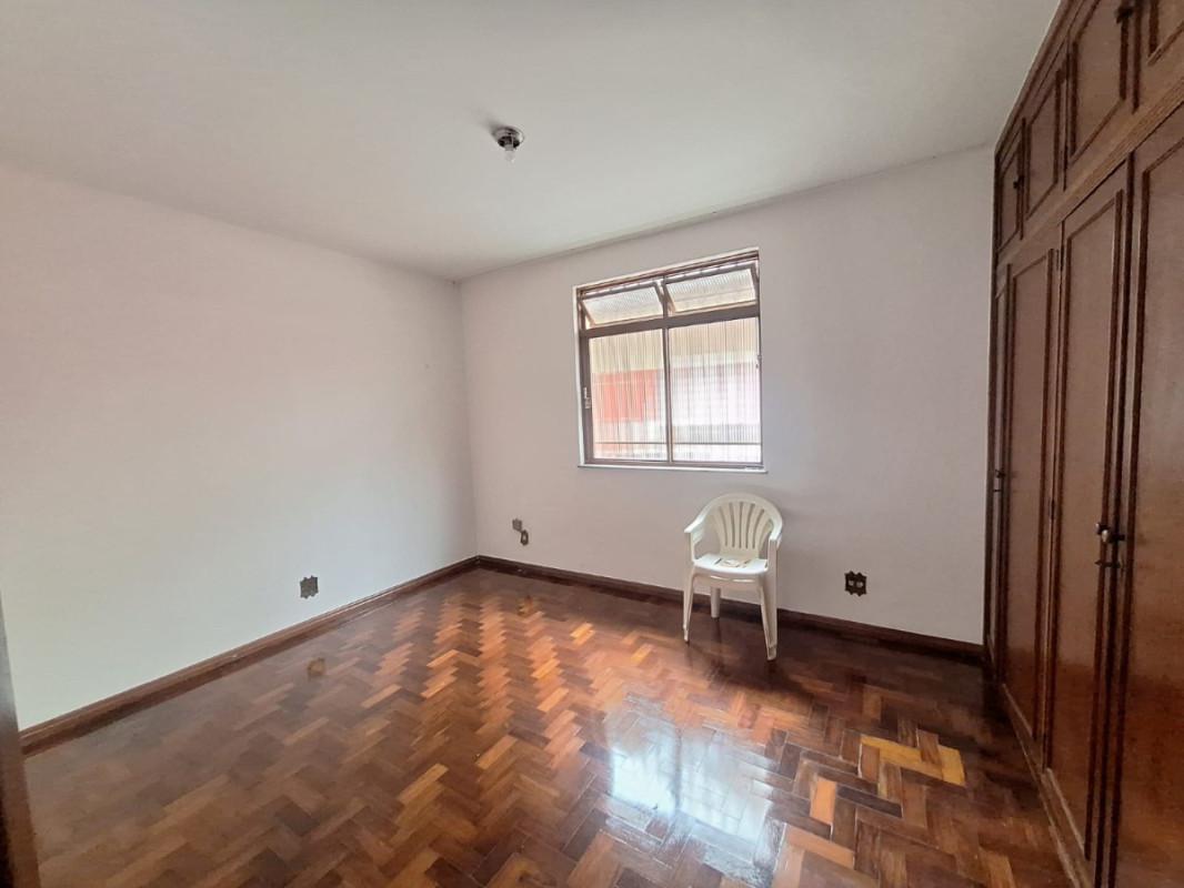 Casa Comercial, Cidade Nova, 4 Quartos, 2 Vagas, 1 Suíte