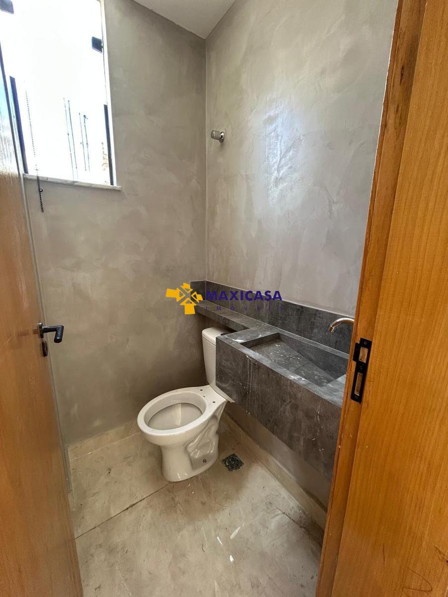 Casa, Santa Branca, 3 Quartos, 4 Vagas, 1 Suíte