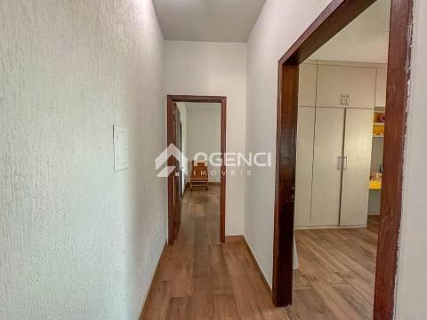 Casa, Camargos, 3 Quartos, 0 Vaga, 2 Suítes