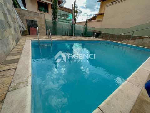 Casa, Camargos, 3 Quartos, 0 Vaga, 2 Suítes