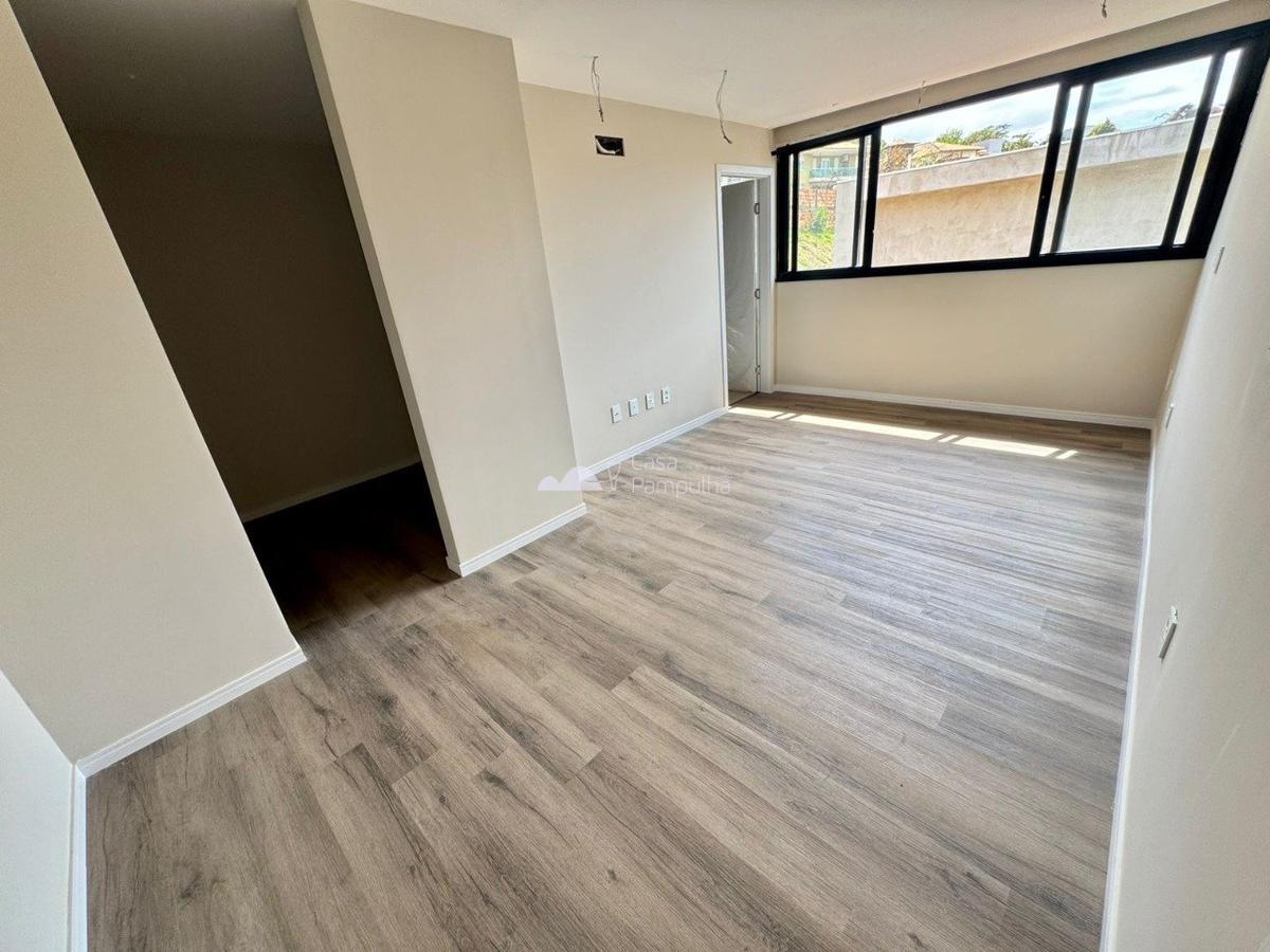 Casa, Trevo, 4 Quartos, 4 Vagas, 2 Suítes