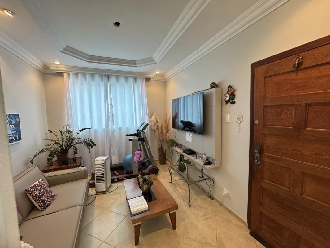 Apartamento, Sagrada Família, 2 Quartos, 1 Vaga, 1 Suíte