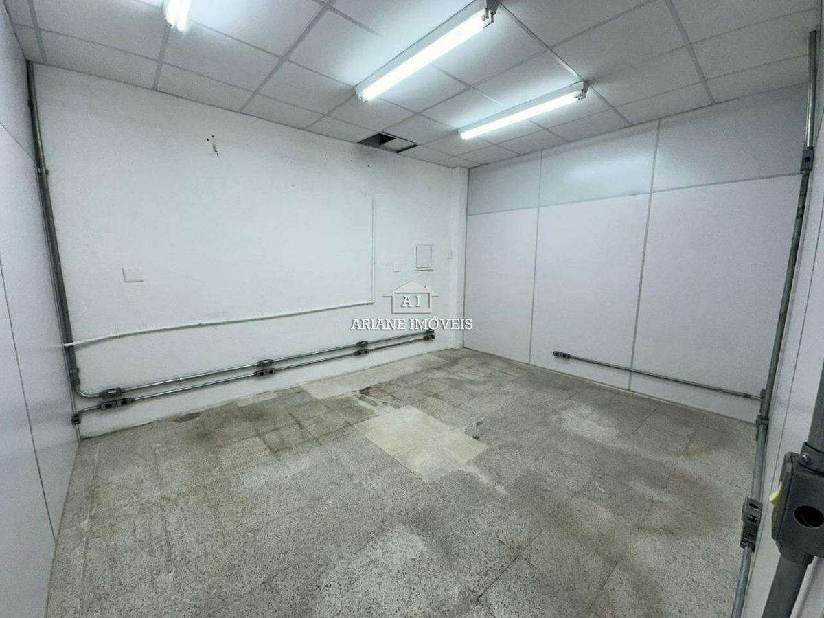 Galpão, Floresta, 0 Quarto, 0 Vaga