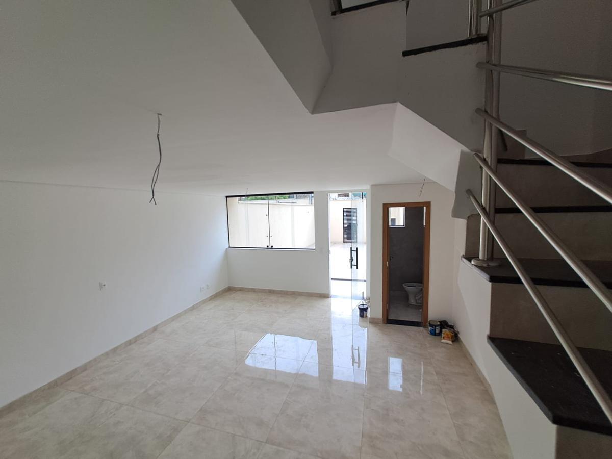 Casa, Santa Branca, 3 Quartos, 4 Vagas, 1 Suíte