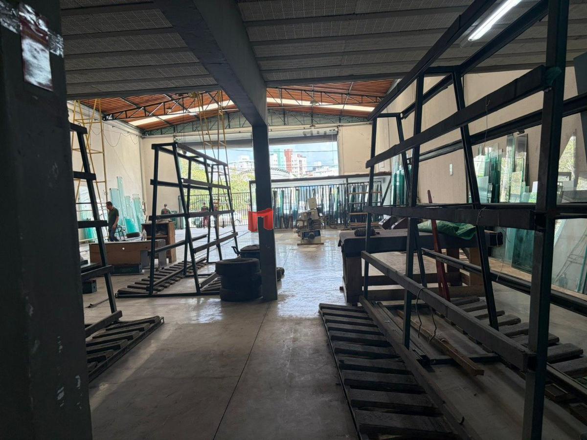 Galpão, Paquetá, 0 Quarto, 7 Vagas