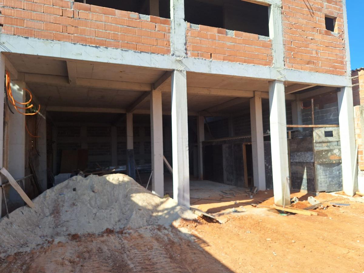 Galpão, Floresta Encantada, 0 Quarto, 20 Vagas