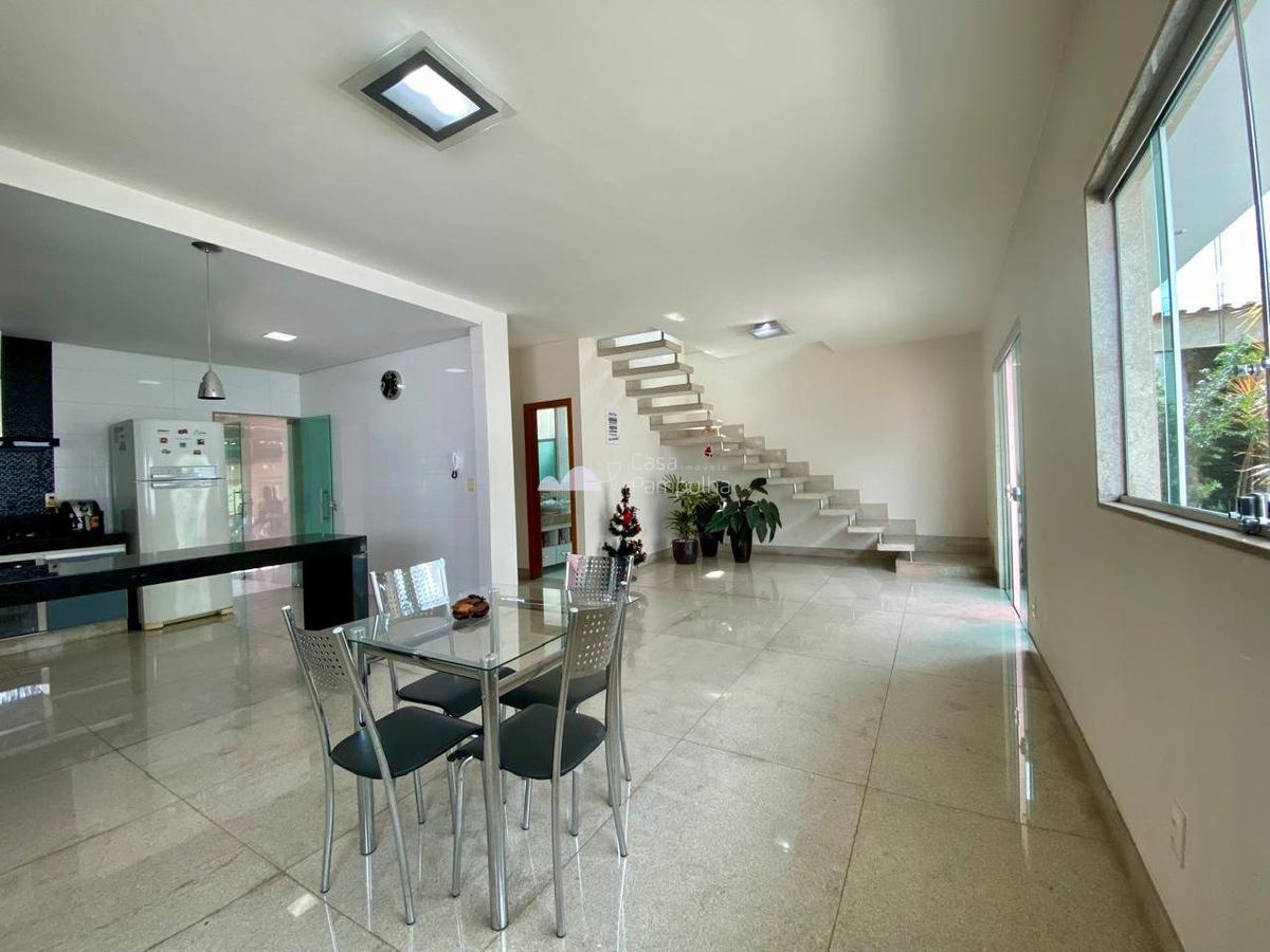 Casa, Céu Azul, 3 Quartos, 5 Vagas, 1 Suíte