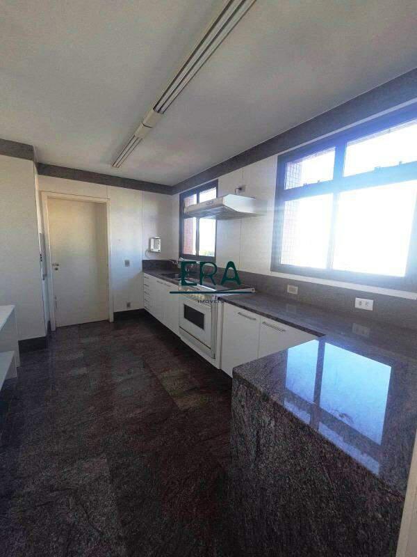 Cobertura, Funcionários, 5 Quartos, 4 Vagas, 4 Suítes