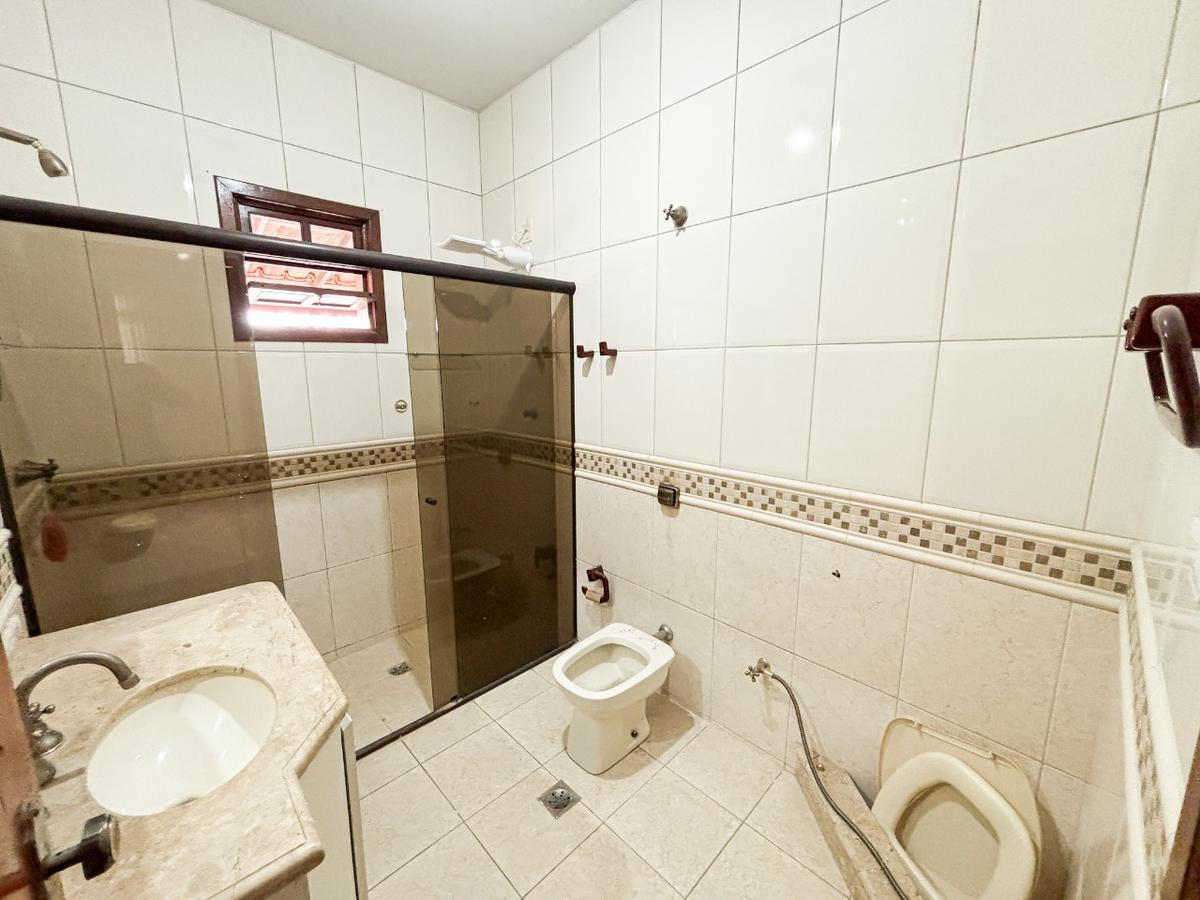 Casa, Três Barras, 5 Quartos, 2 Vagas, 1 Suíte