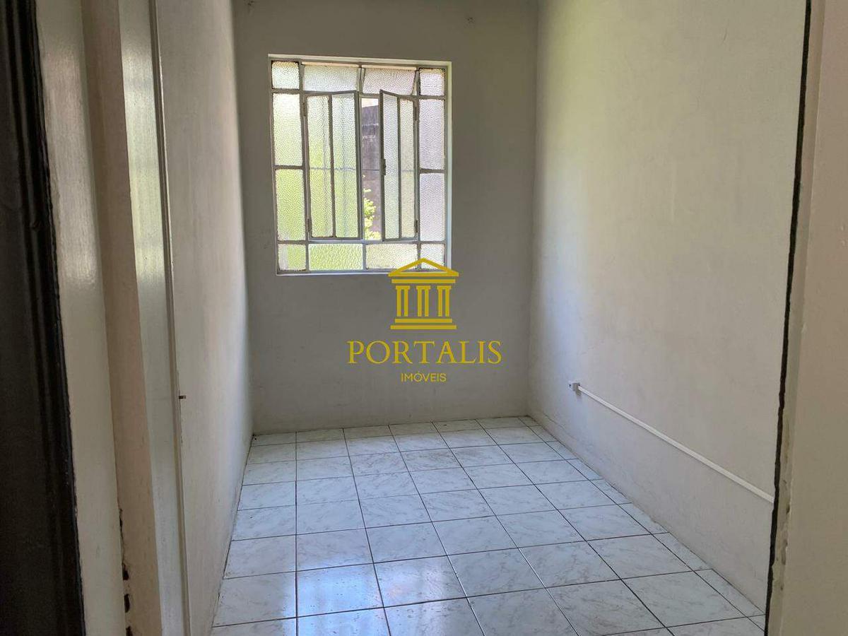 Sala, Centro, 2 Quartos, 0 Vaga