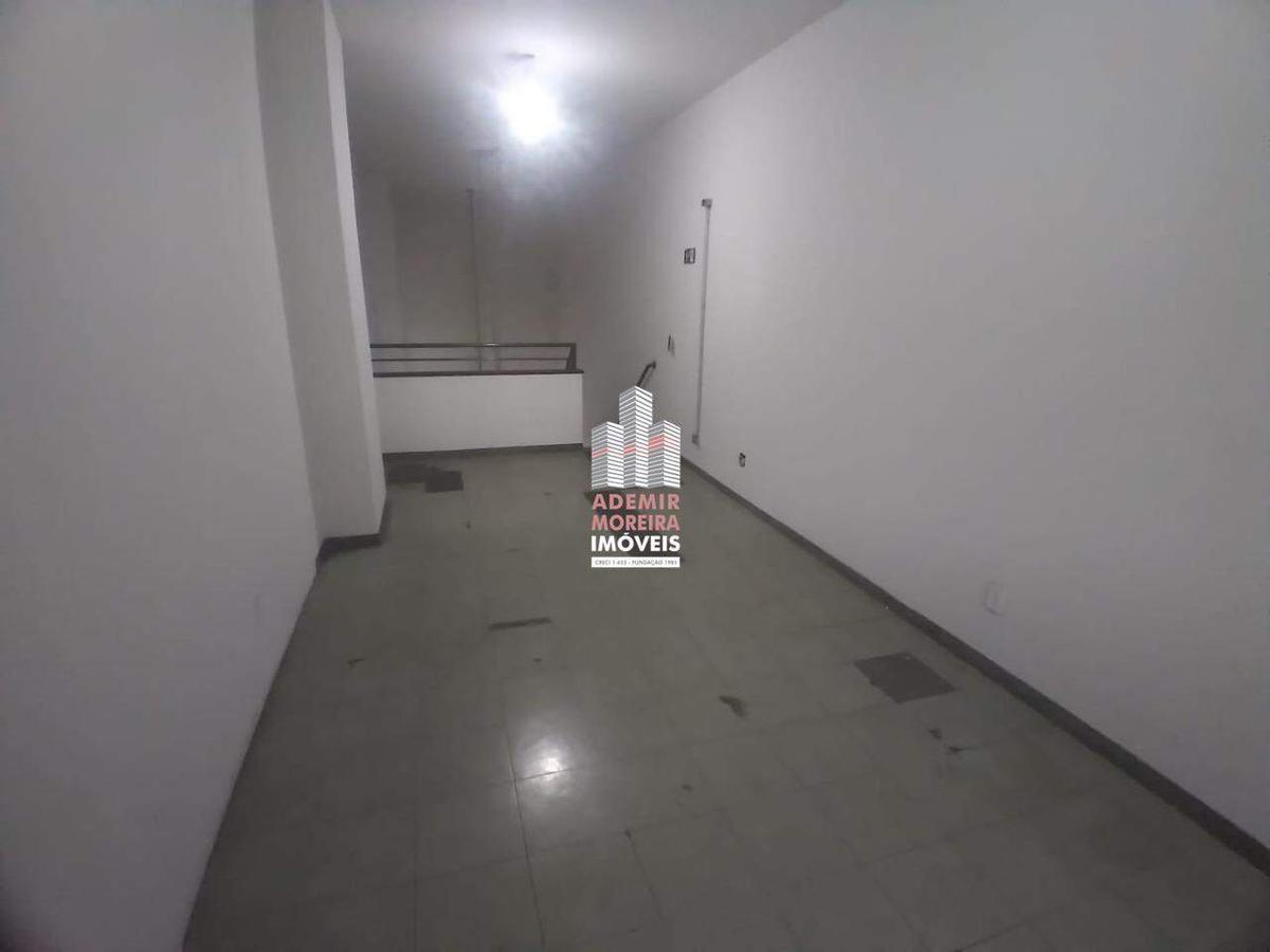 Loja, Funcionários