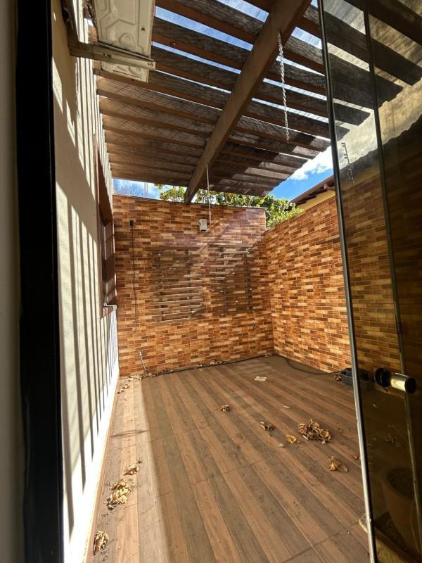 Casa, Castelo, 3 Quartos, 4 Vagas, 1 Suíte