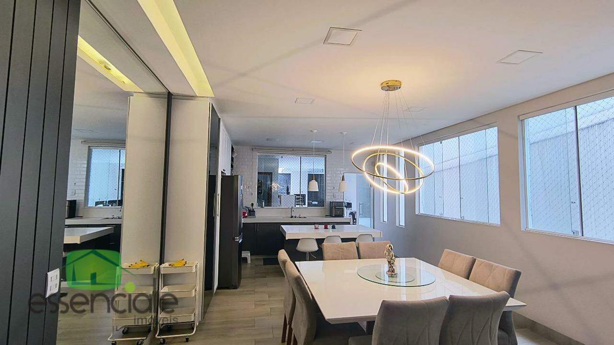 Casa, Europa, 3 Quartos, 4 Vagas, 1 Suíte