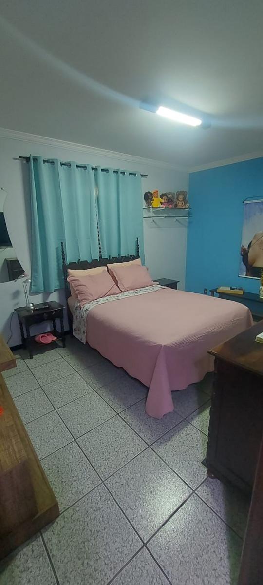 Casa, Petropolis, 3 Quartos, 2 Vagas, 1 Suíte