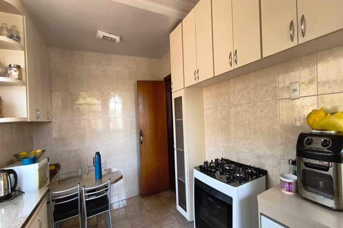 Casa, São Bernardo, 5 Quartos, 4 Vagas, 1 Suíte