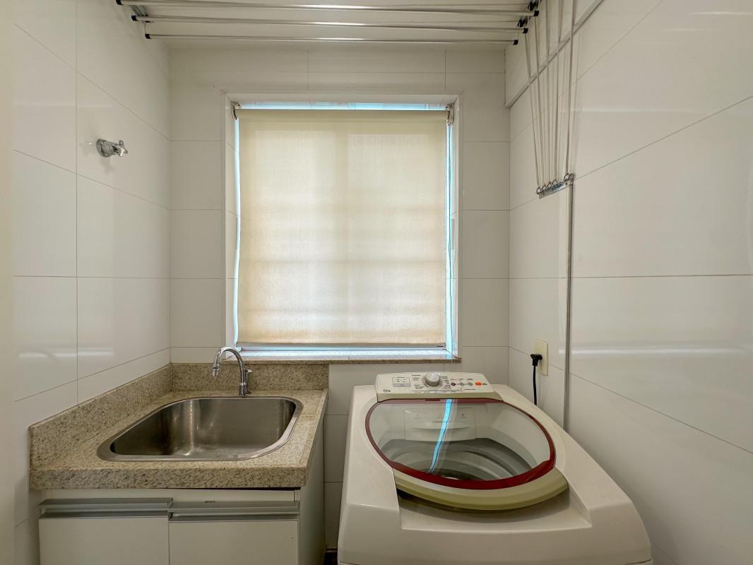 Cobertura, Funcionários, 2 Quartos, 2 Vagas, 2 Suítes