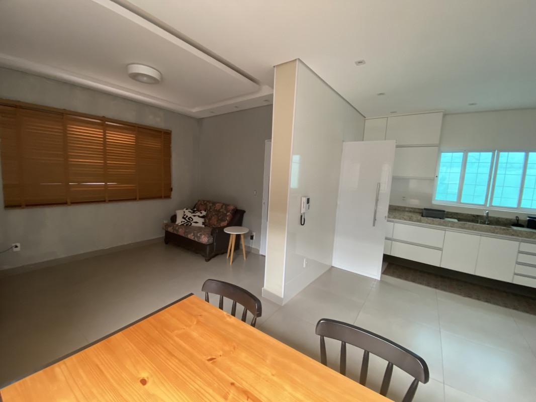 Casa, Sagrada Família, 2 Quartos, 2 Vagas, 1 Suíte