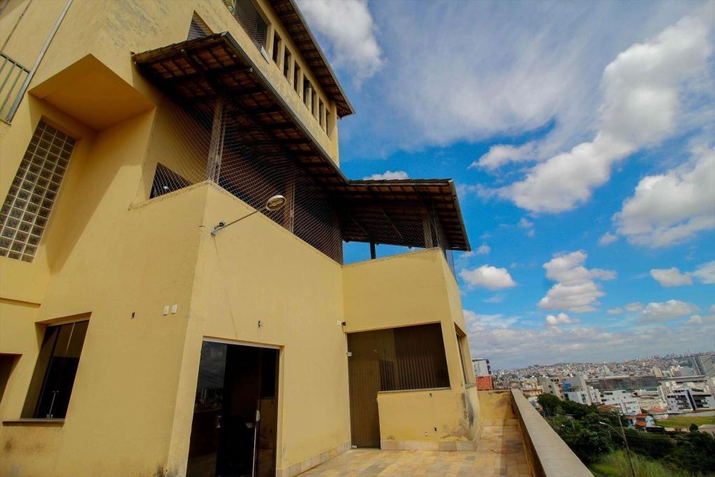 Casa, Fernão Dias, 5 Quartos, 9 Vagas, 5 Suítes