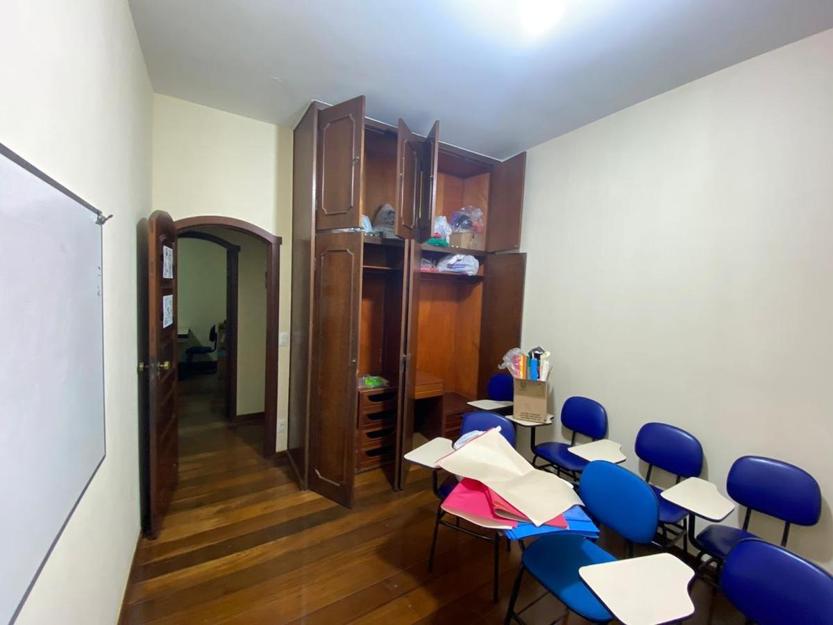 Casa, Colégio Batista, 4 Quartos, 3 Vagas, 1 Suíte