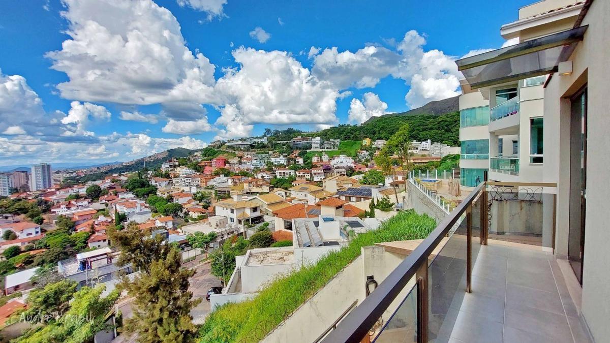 Casa, Comiteco, 4 Quartos, 3 Vagas, 4 Suítes