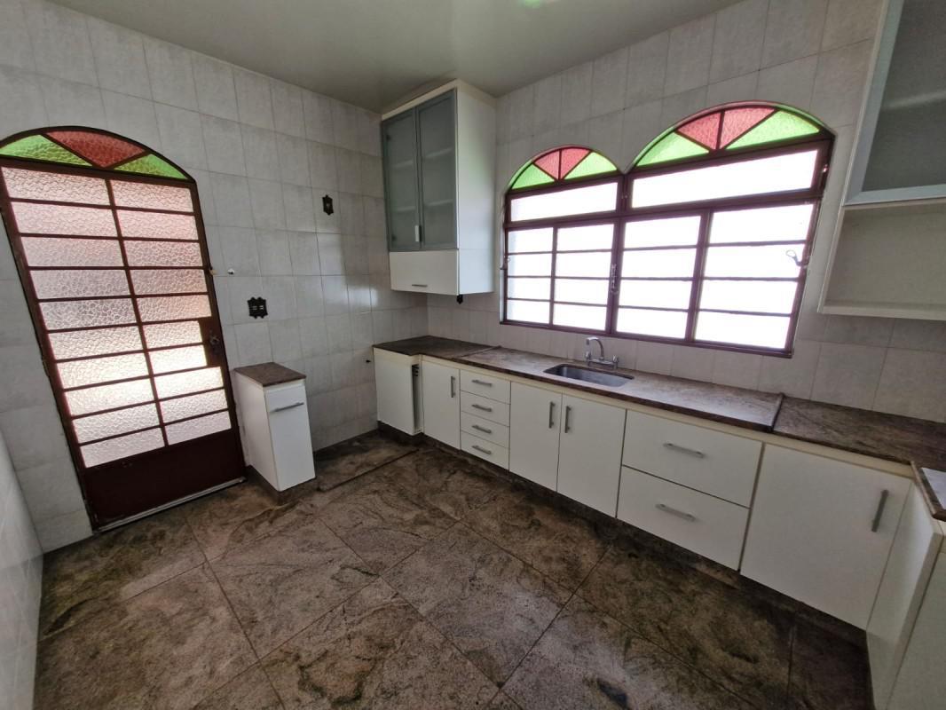 Casa, Castelo, 4 Quartos, 4 Vagas, 2 Suítes