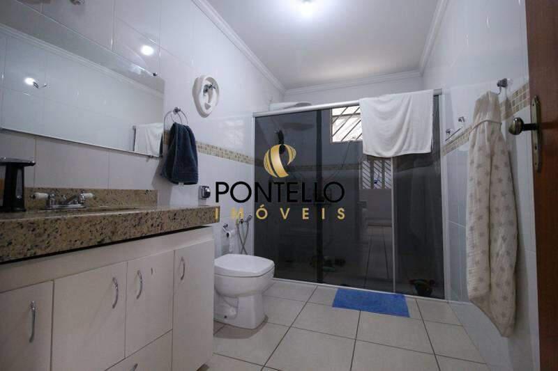 Casa, João Pinheiro, 5 Quartos, 5 Vagas, 1 Suíte