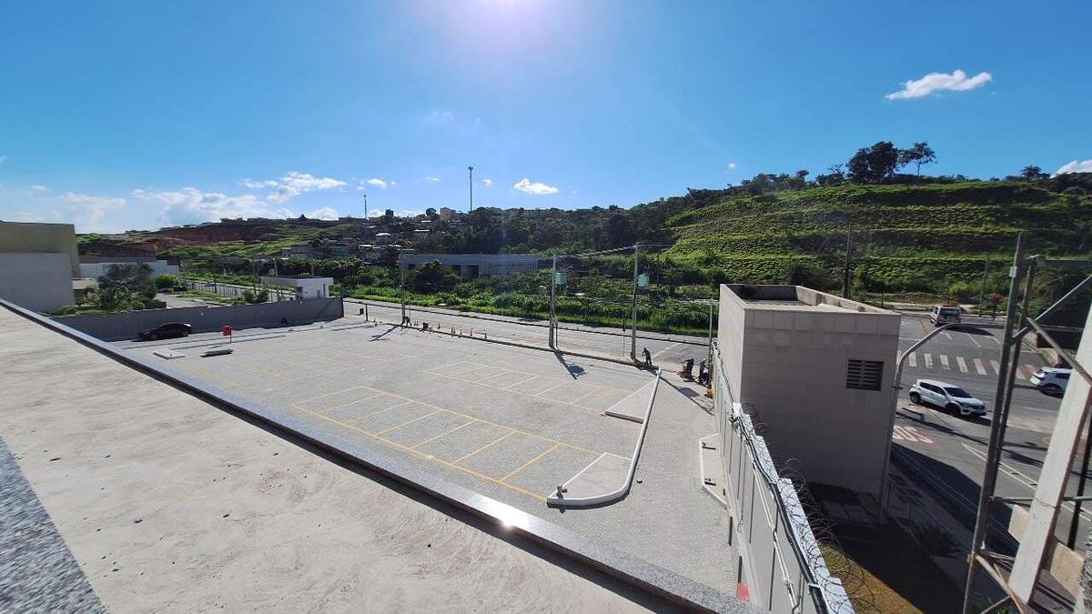 Loja, Betim Industrial, 61 Vagas