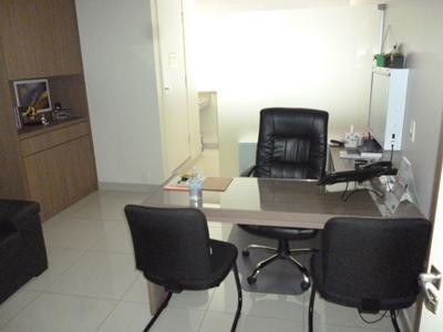 Conjunto de Salas, Funcionários, 1 Vaga