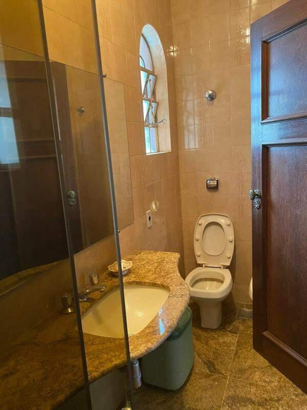 Casa, Comiteco, 4 Quartos, 3 Vagas, 1 Suíte