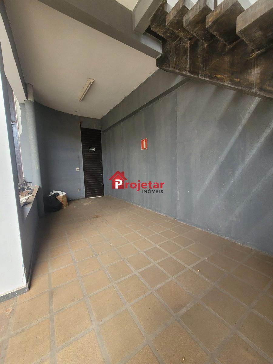 Galpão, Nova Floresta, 0 Quarto, 20 Vagas