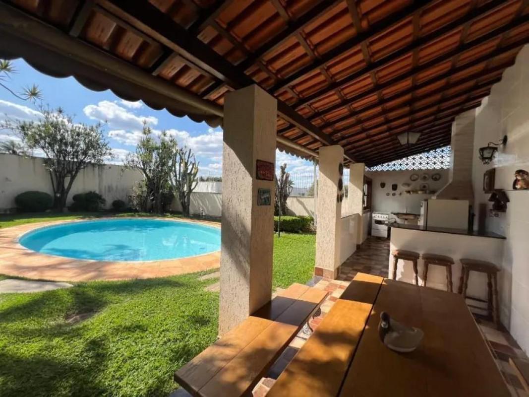 Casa, São Luiz (pampulha), 4 Quartos, 10 Vagas, 2 Suítes