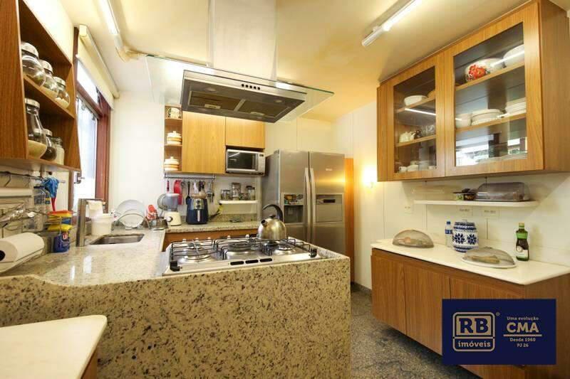 Casa, Serra, 4 Quartos, 5 Vagas, 1 Suíte