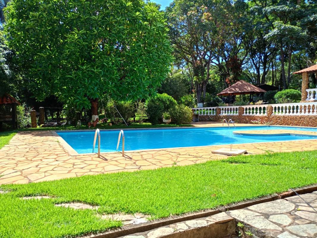 Fazenda, Ravena, 5 Quartos, 2 Vagas, 4 Suítes
