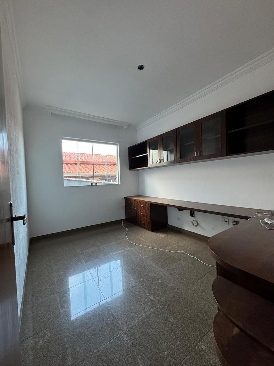Casa, Santa Mônica, 4 Quartos, 6 Vagas, 2 Suítes