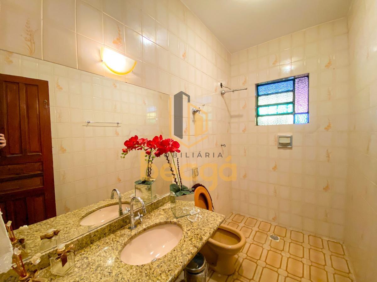 Casa, Parque Turistas, 3 Quartos, 8 Vagas, 2 Suítes