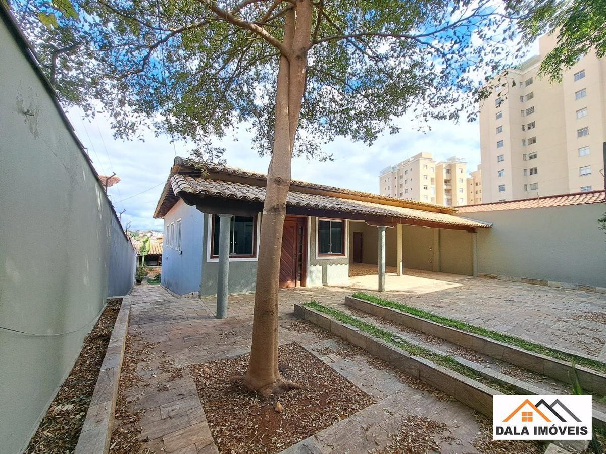 Casa, Santa Mônica, 4 Quartos, 5 Vagas, 2 Suítes