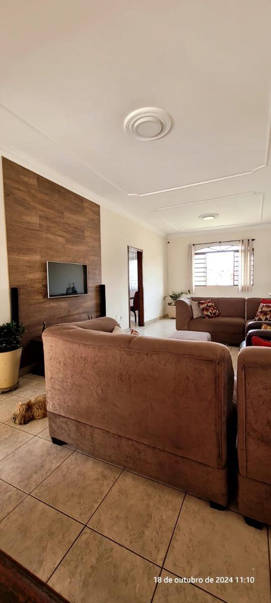 Casa, Santa Mônica, 5 Quartos, 1 Vaga, 1 Suíte
