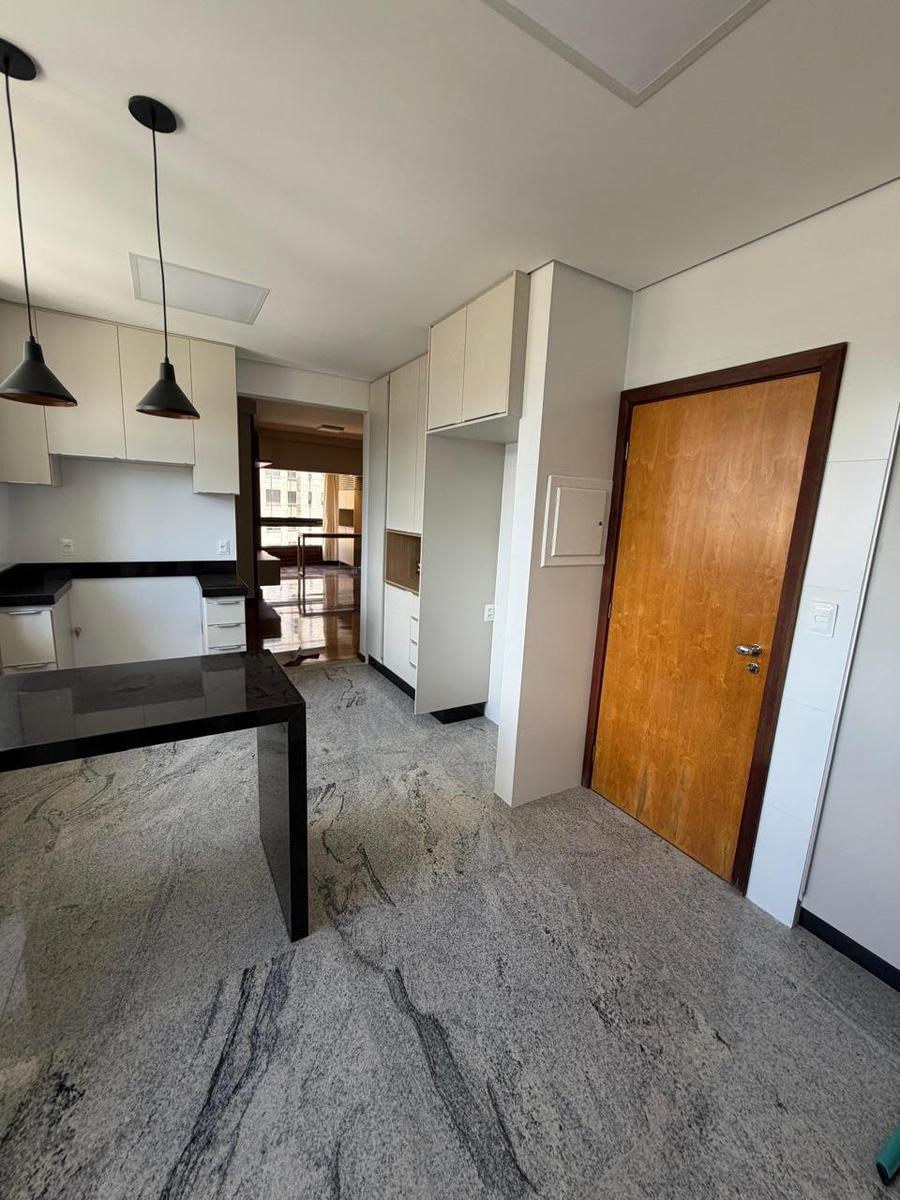 Apartamento, Savassi, 2 Quartos, 0 Vaga, 1 Suíte