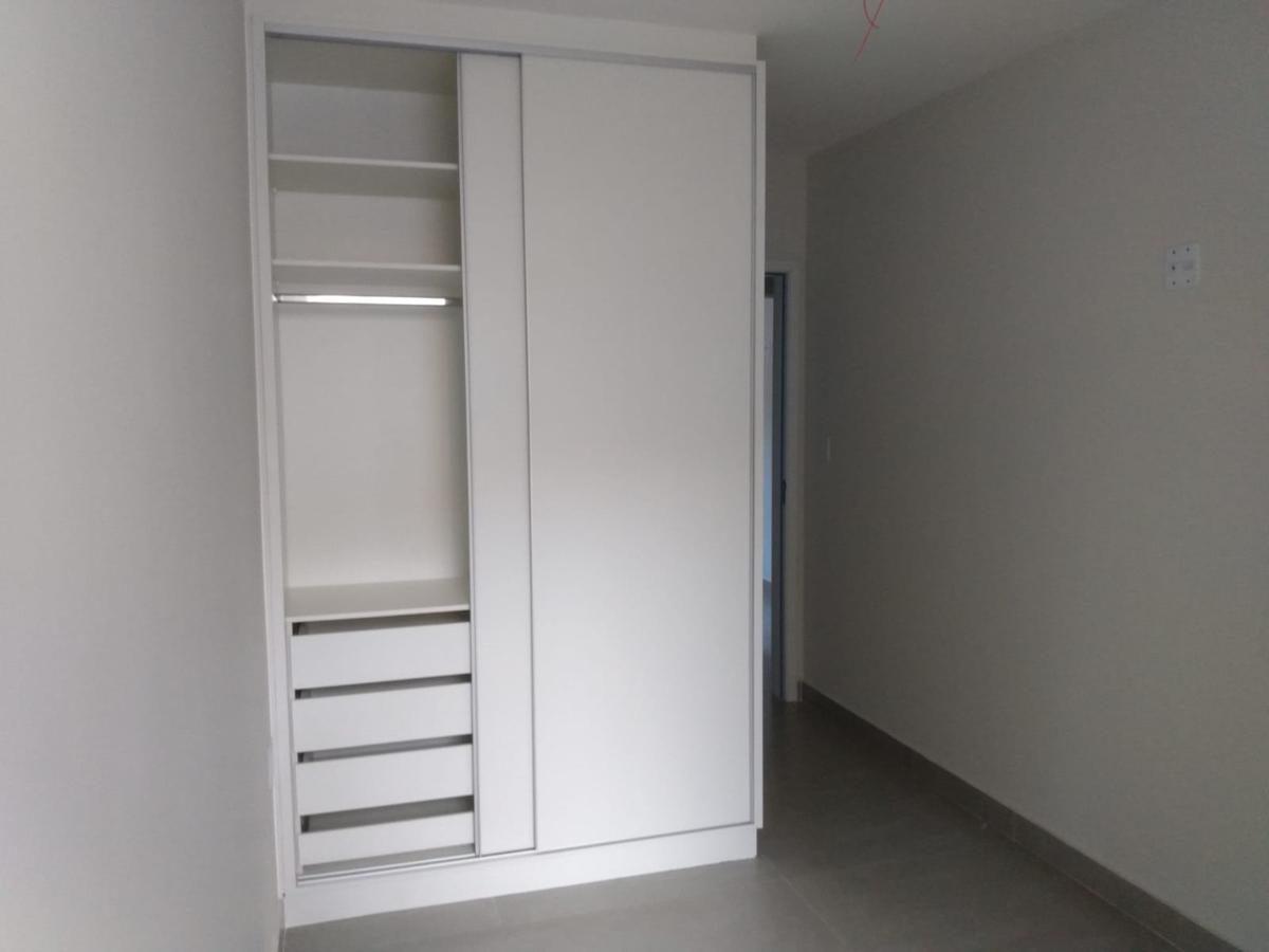 Casa, Planalto, 2 Quartos, 1 Vaga, 1 Suíte