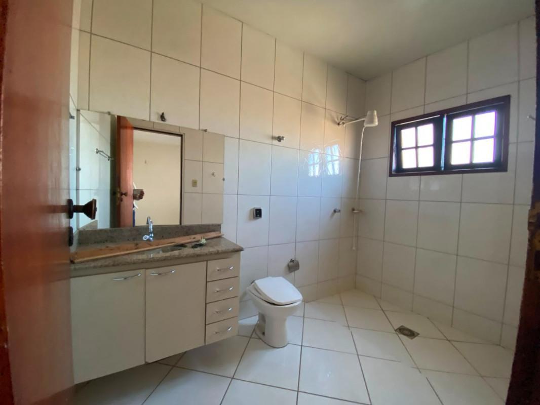 Casa, Centro, 5 Quartos, 1 Vaga, 2 Suítes