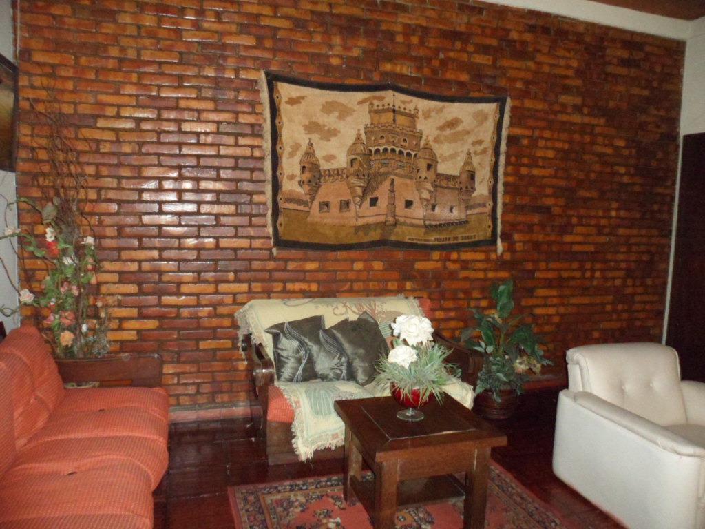 Casa, Centro, 4 Quartos, 10 Vagas, 1 Suíte