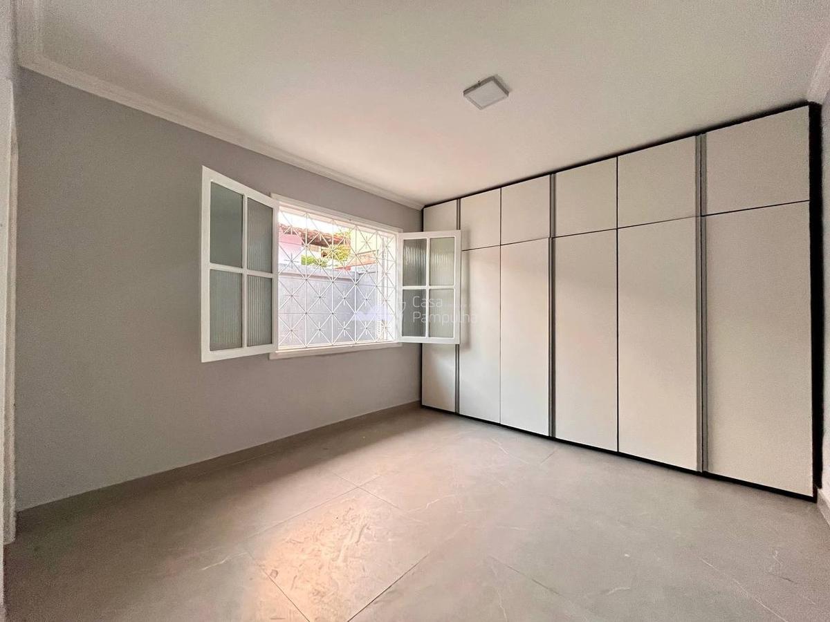Casa, Santa Branca, 6 Quartos, 4 Vagas, 1 Suíte