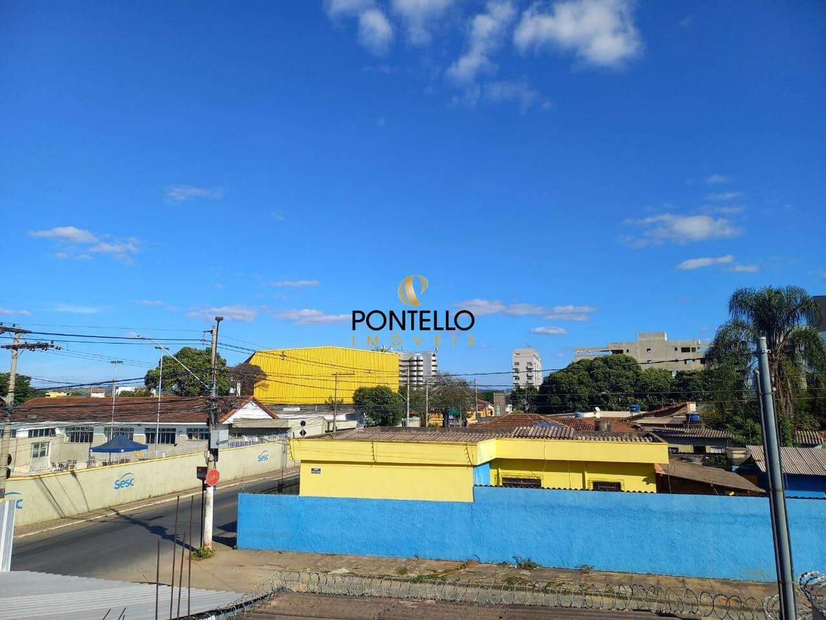 Prédio, Centro, 2 Quartos, 2 Vagas