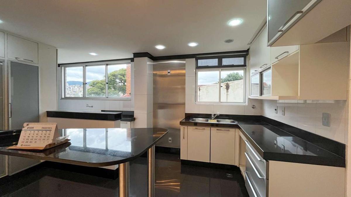 Apartamento, Coração de Jesus, 4 Quartos, 3 Vagas, 1 Suíte